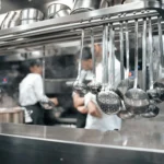 Blick in die Küche eines Gastronomiebetriebs